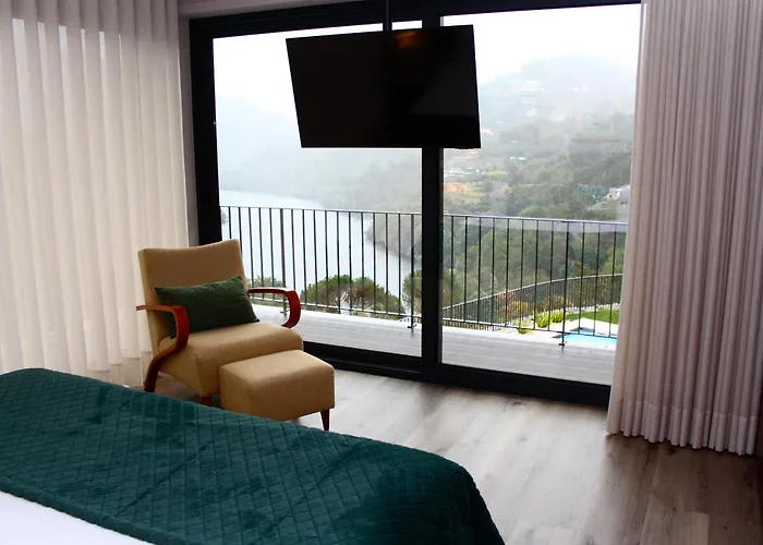 Recanto De Fornelos, - Ate 10 Pax Villa